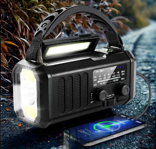 SURVIVOR PRO 10.000mAh NOODRADIO - SOLAR, HAND-CRANK & ZAKLAMP (EU)